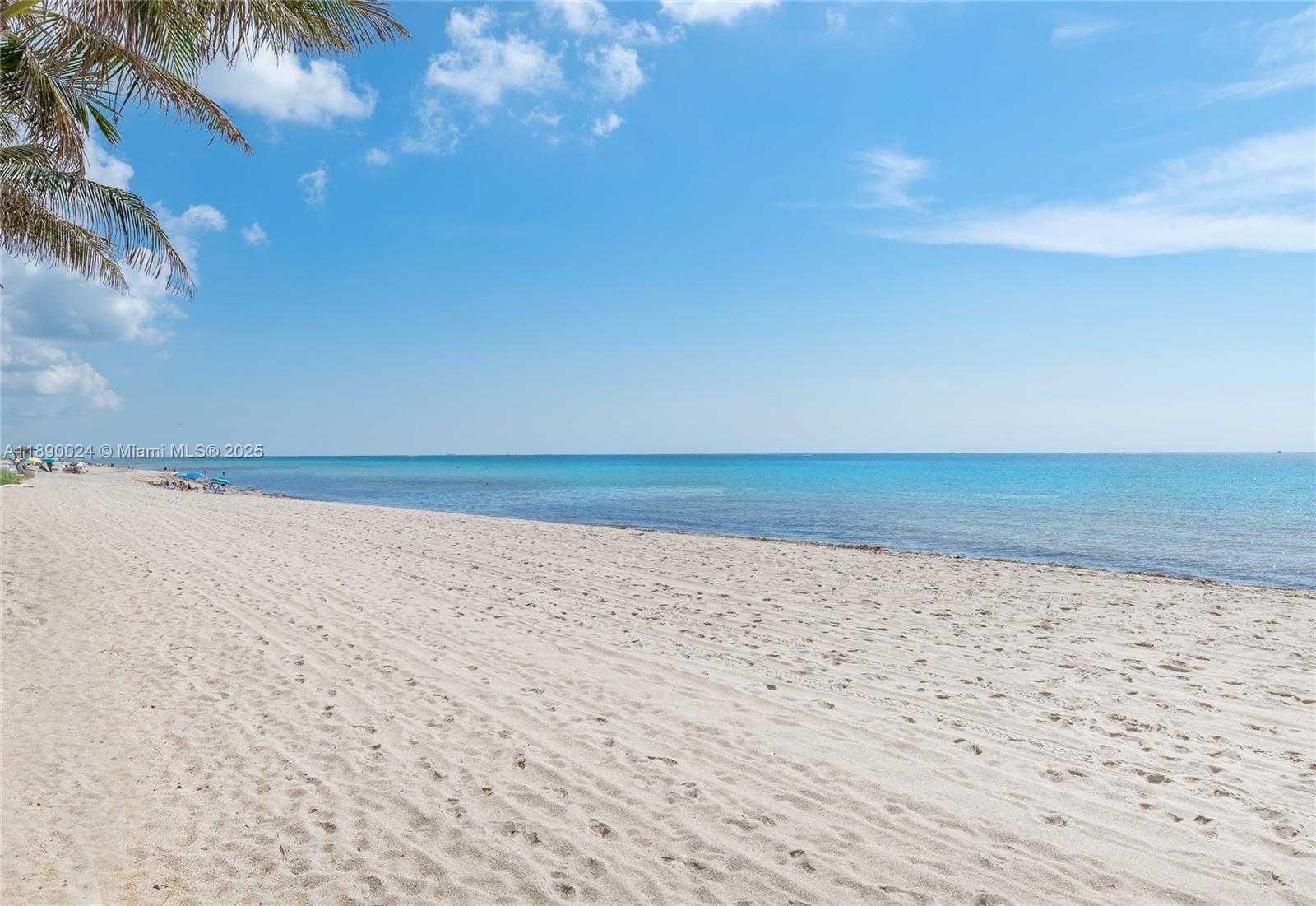 Small Image of 799 CRANDON BLVD #607, Key Biscayne Number 21