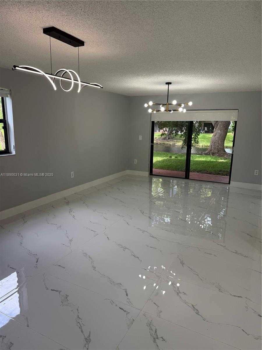 Small Image of 9937 NOB HILL PL #1637, Sunrise Number 12