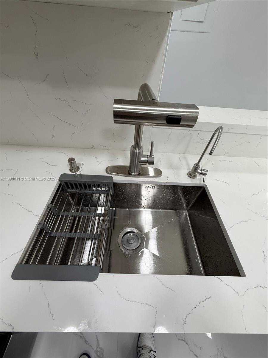 Small Image of 9937 NOB HILL PL #1637, Sunrise Number 15