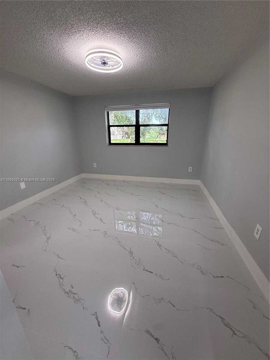 Small Image of 9937 NOB HILL PL #1637, Sunrise Number 29