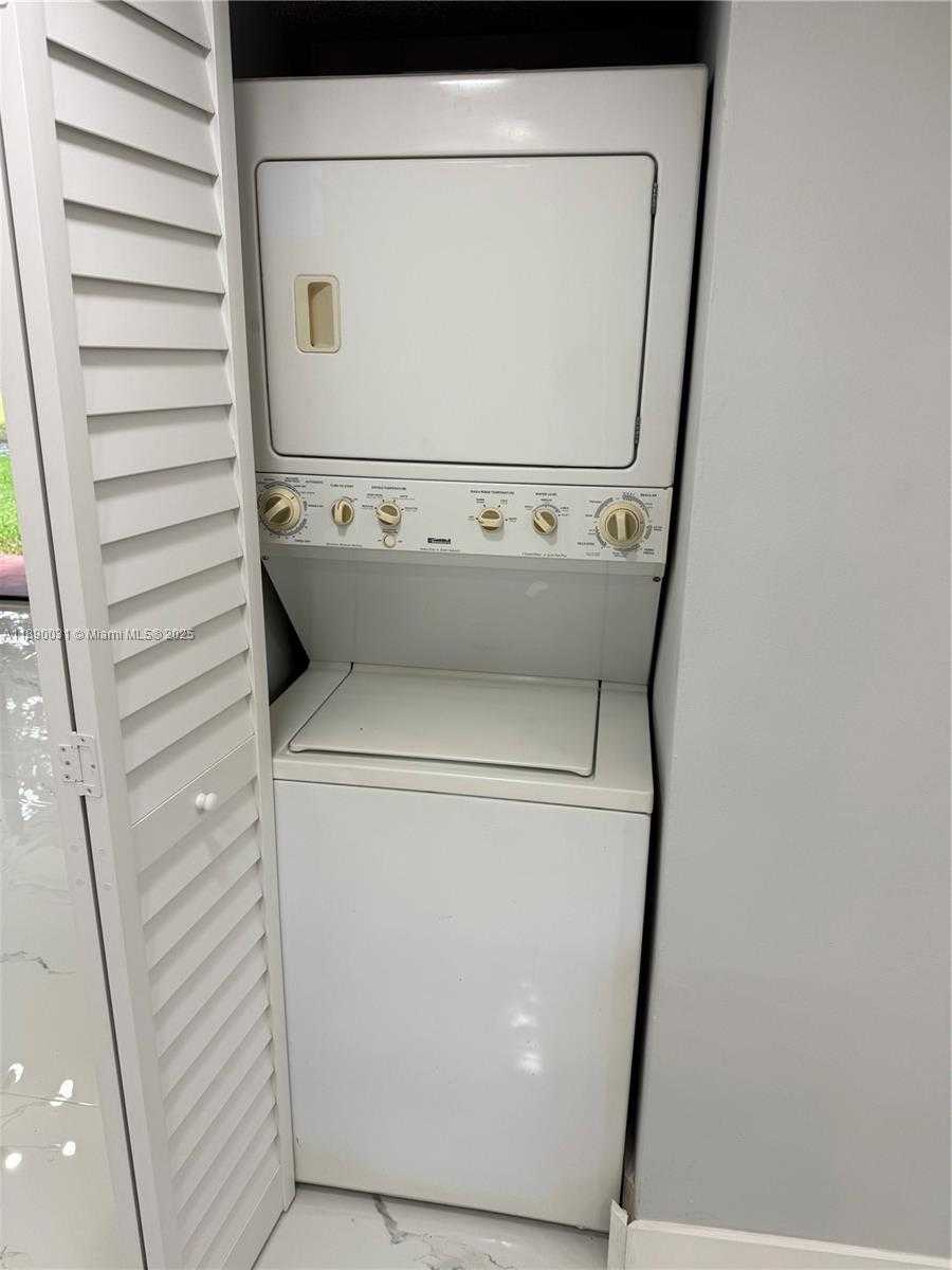 Small Image of 9937 NOB HILL PL #1637, Sunrise Number 41