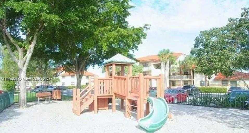 Small Image of 9937 NOB HILL PL #1637, Sunrise Number 50