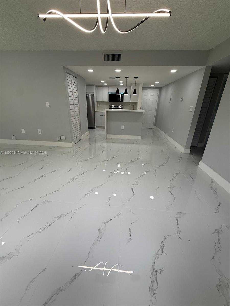 Small Image of 9937 NOB HILL PL #1637, Sunrise Number 7