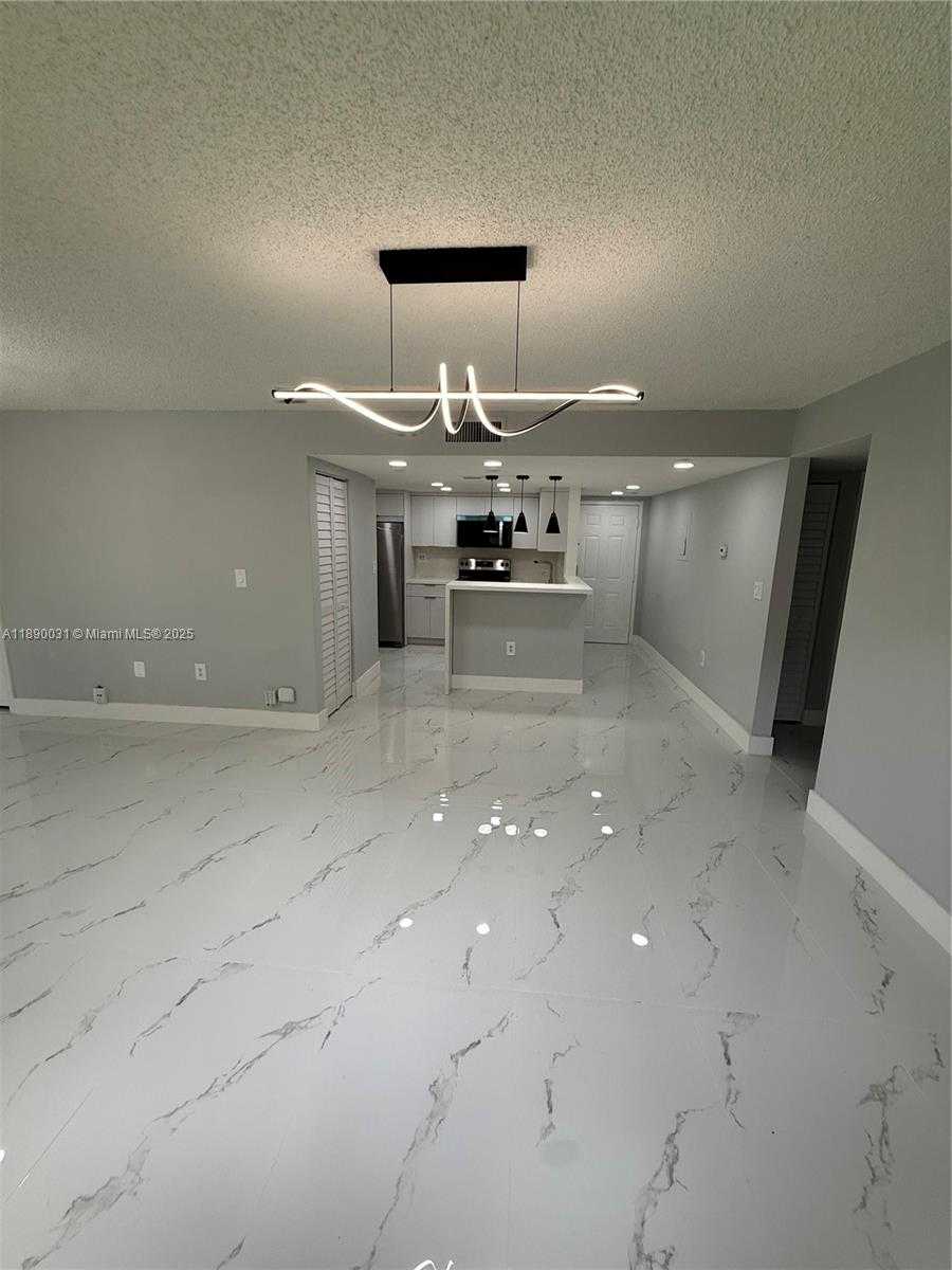 Small Image of 9937 NOB HILL PL #1637, Sunrise Number 8