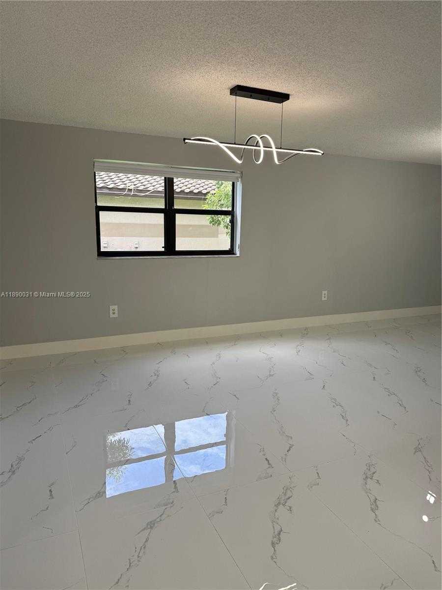 Small Image of 9937 NOB HILL PL #1637, Sunrise Number 9