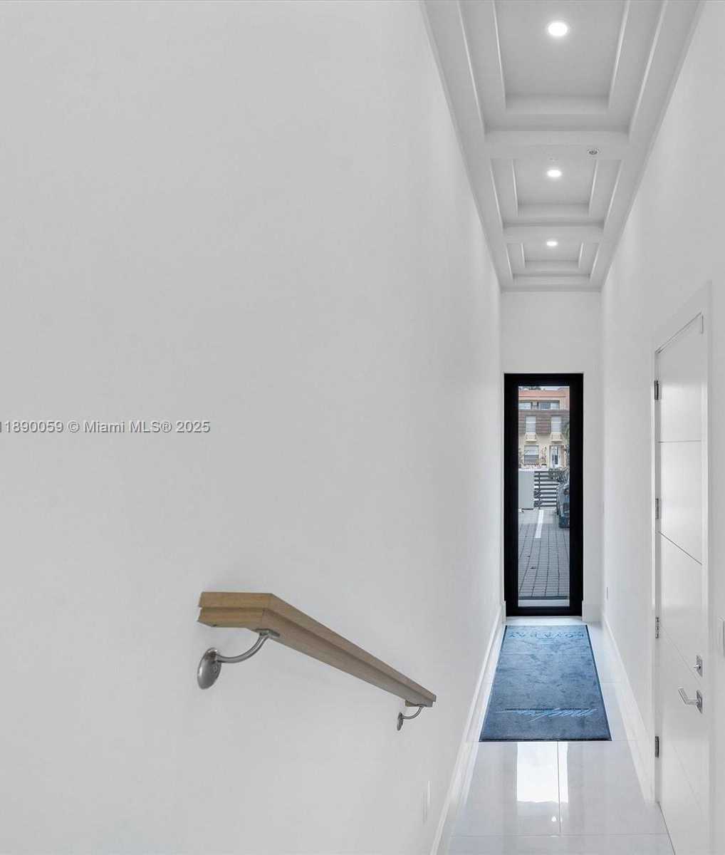 Small Image of 4004 NORTH EAST 167 ST #8, North Miami Beach Number 5