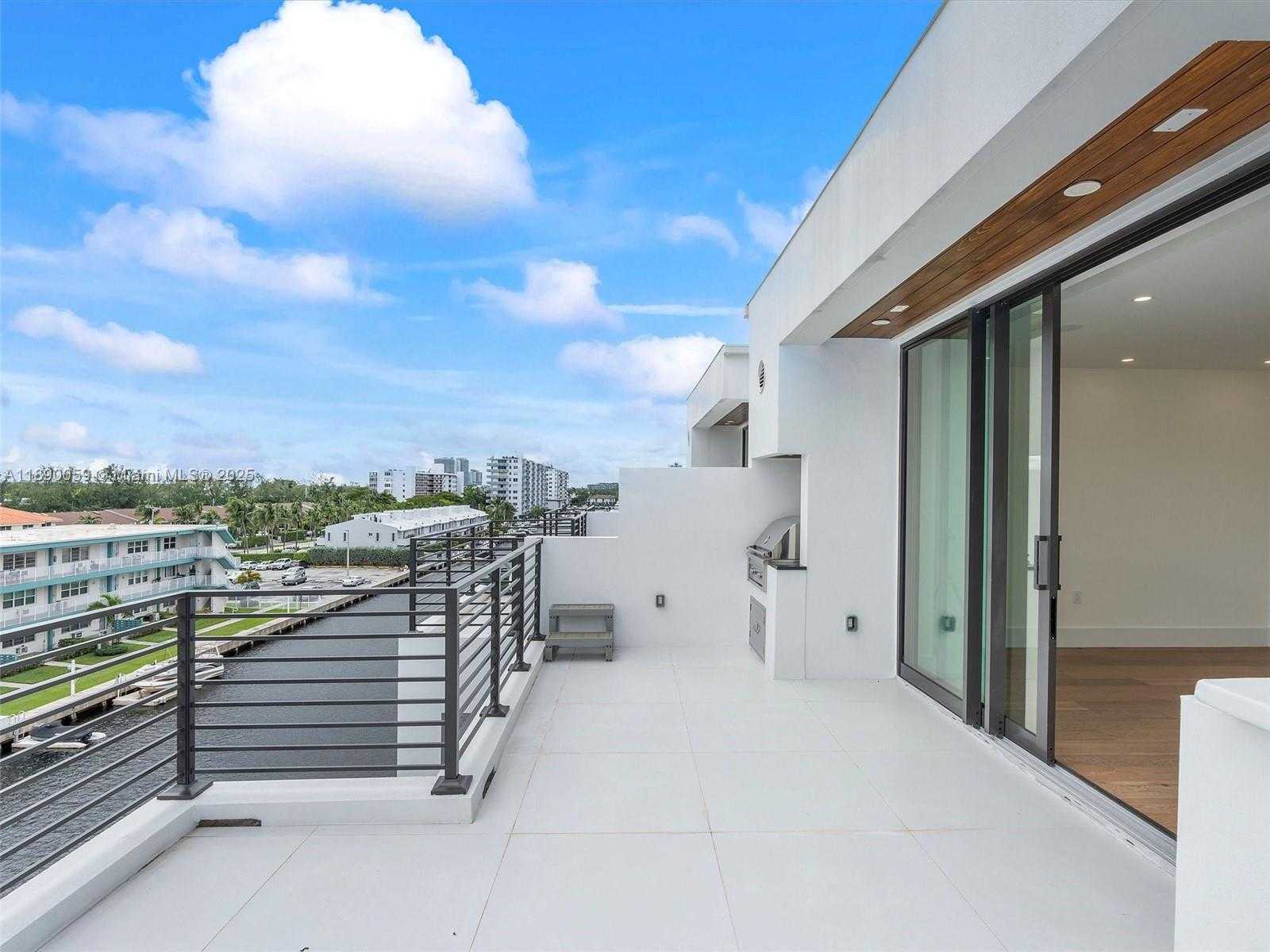 Small Image of 4004 NORTH EAST 167 ST #8, North Miami Beach Number 66