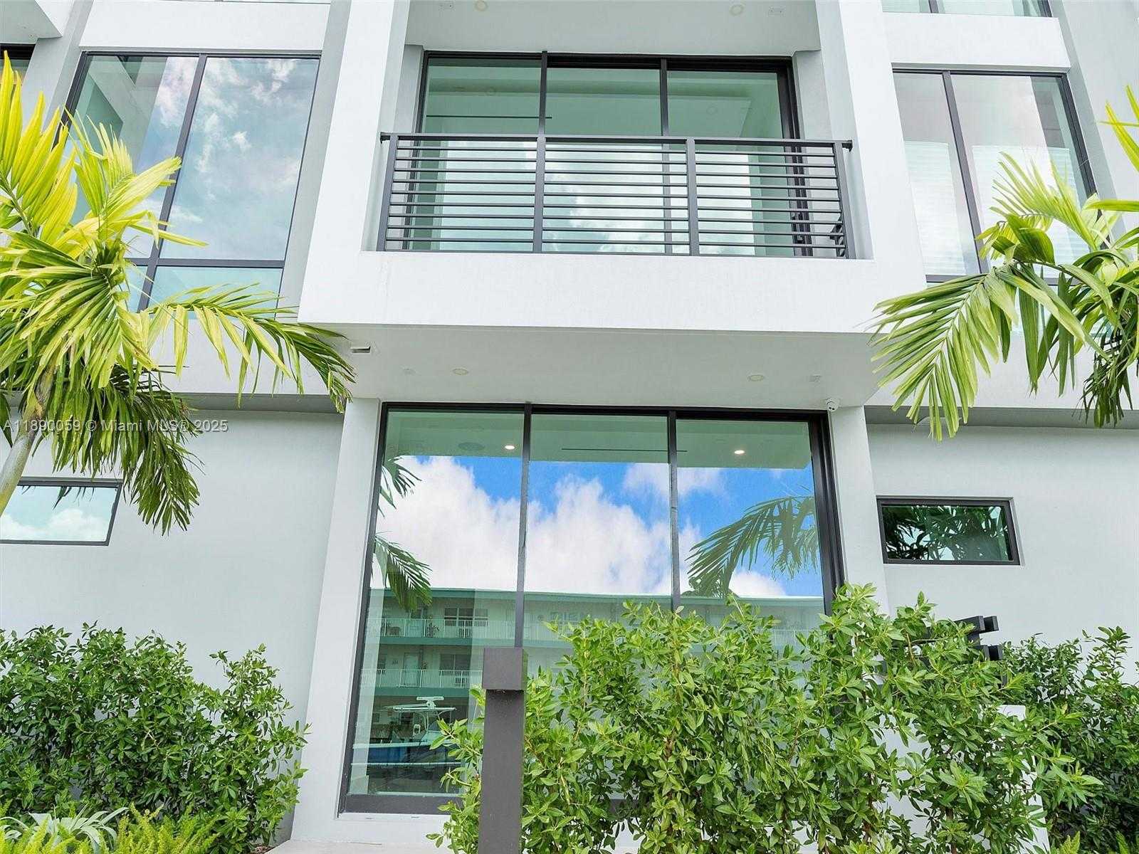 Small Image of 4004 NORTH EAST 167 ST #8, North Miami Beach Number 76