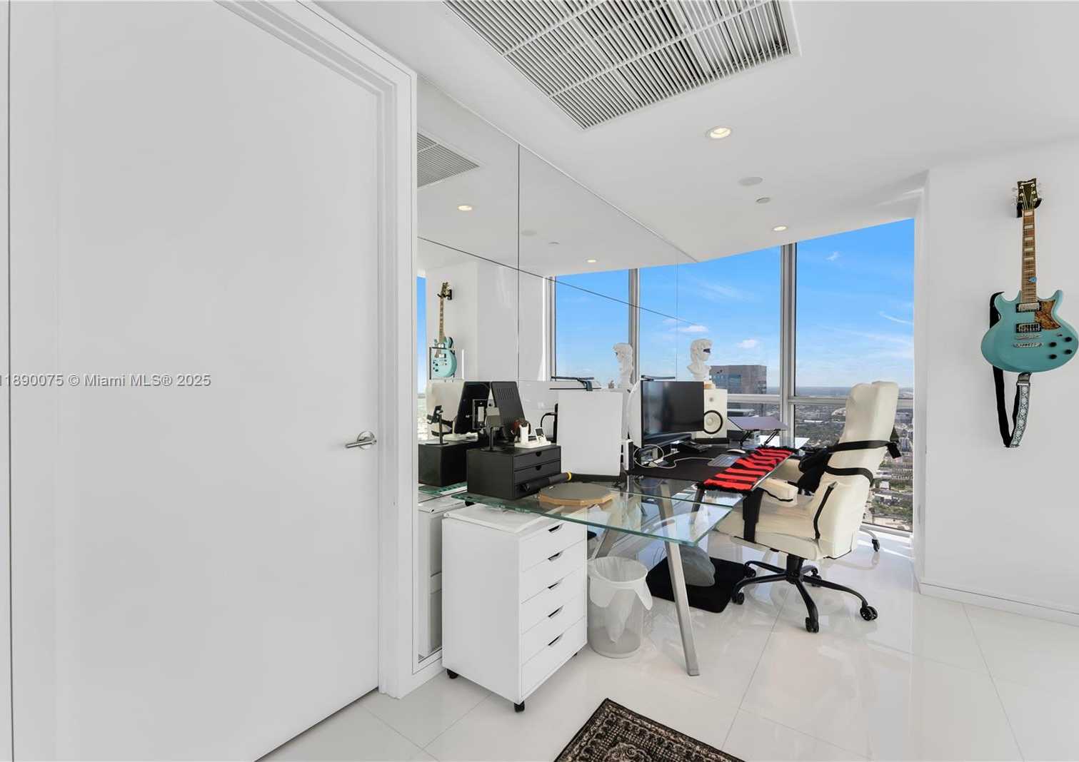 Small Image of 1100 BISCAYNE BLVD #6307, Miami Number 8