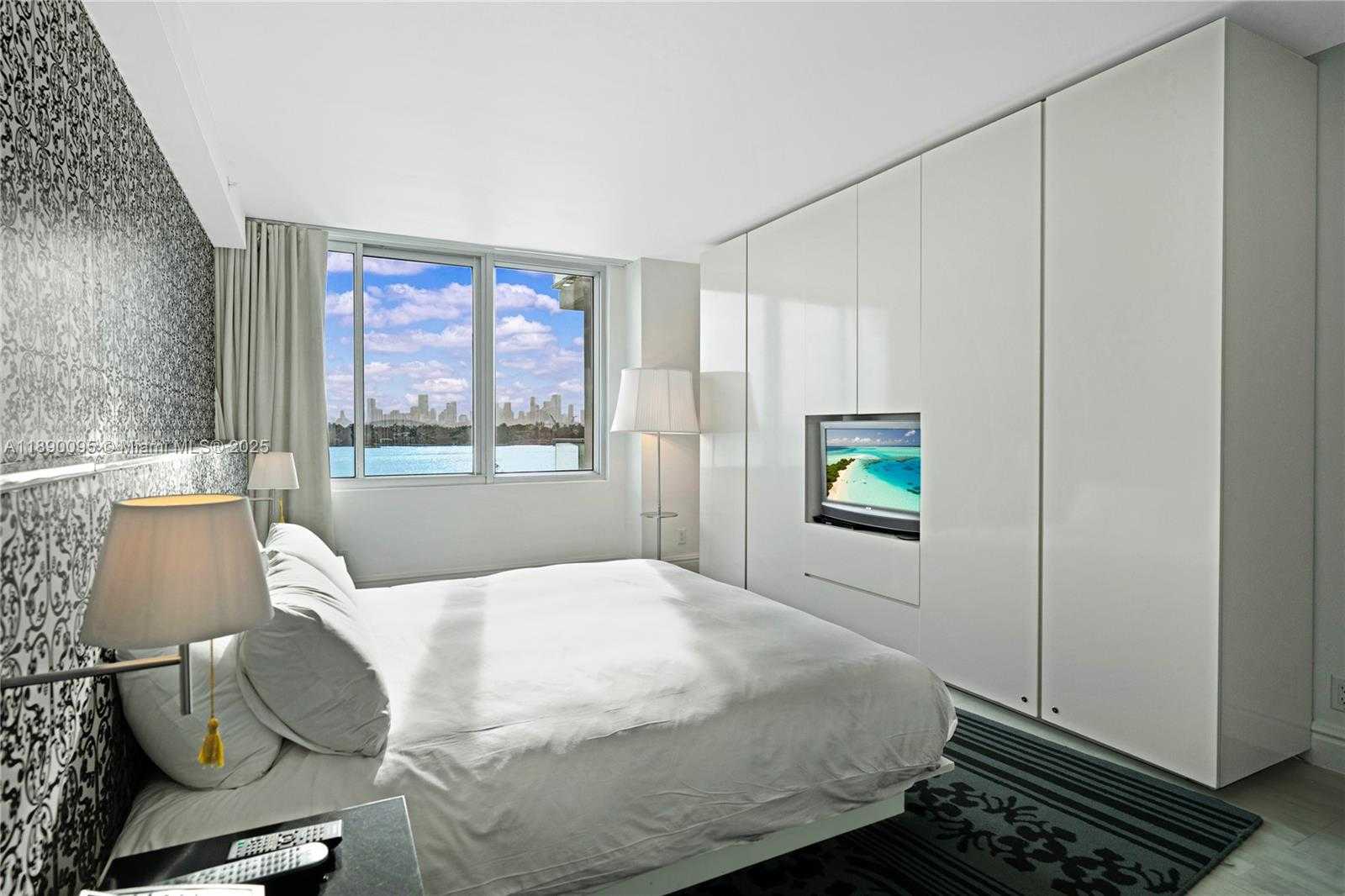 Small Image of 1100 WEST AVE #514, Miami Beach Number 9