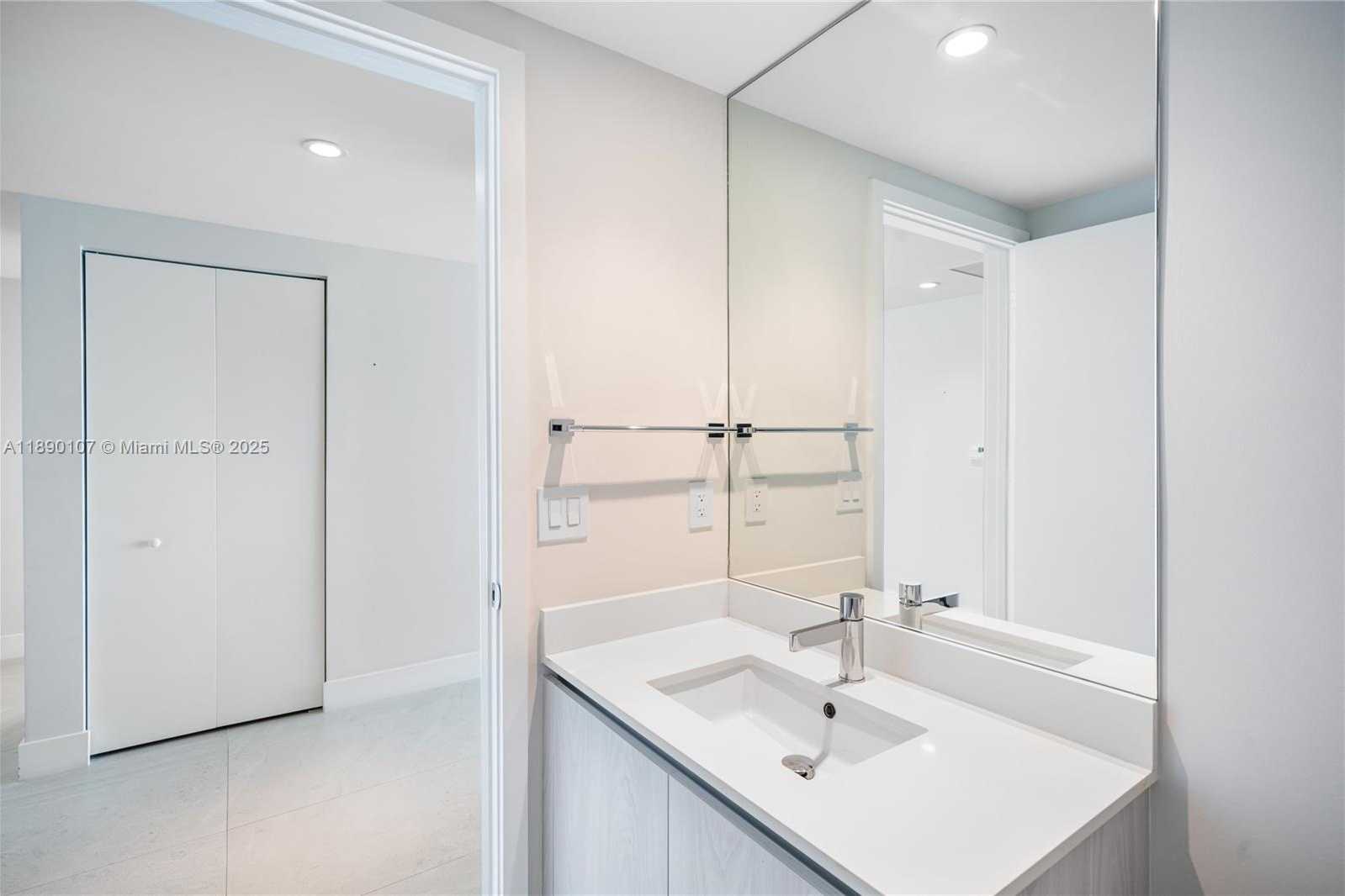 Small Image of 3131 NORTH EAST 7TH AVE #4706, Miami Number 23