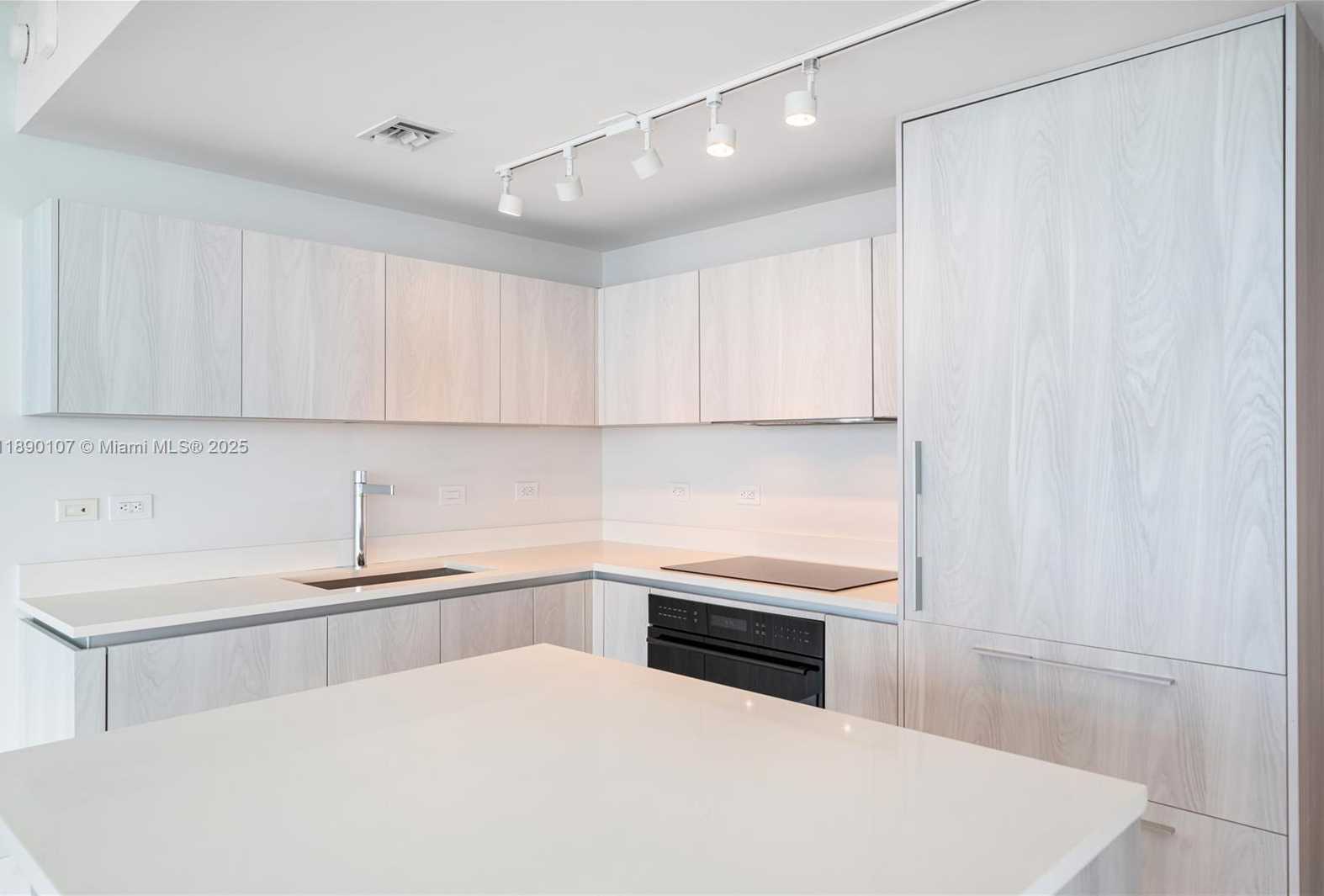 Small Image of 3131 NORTH EAST 7TH AVE #4706, Miami Number 9