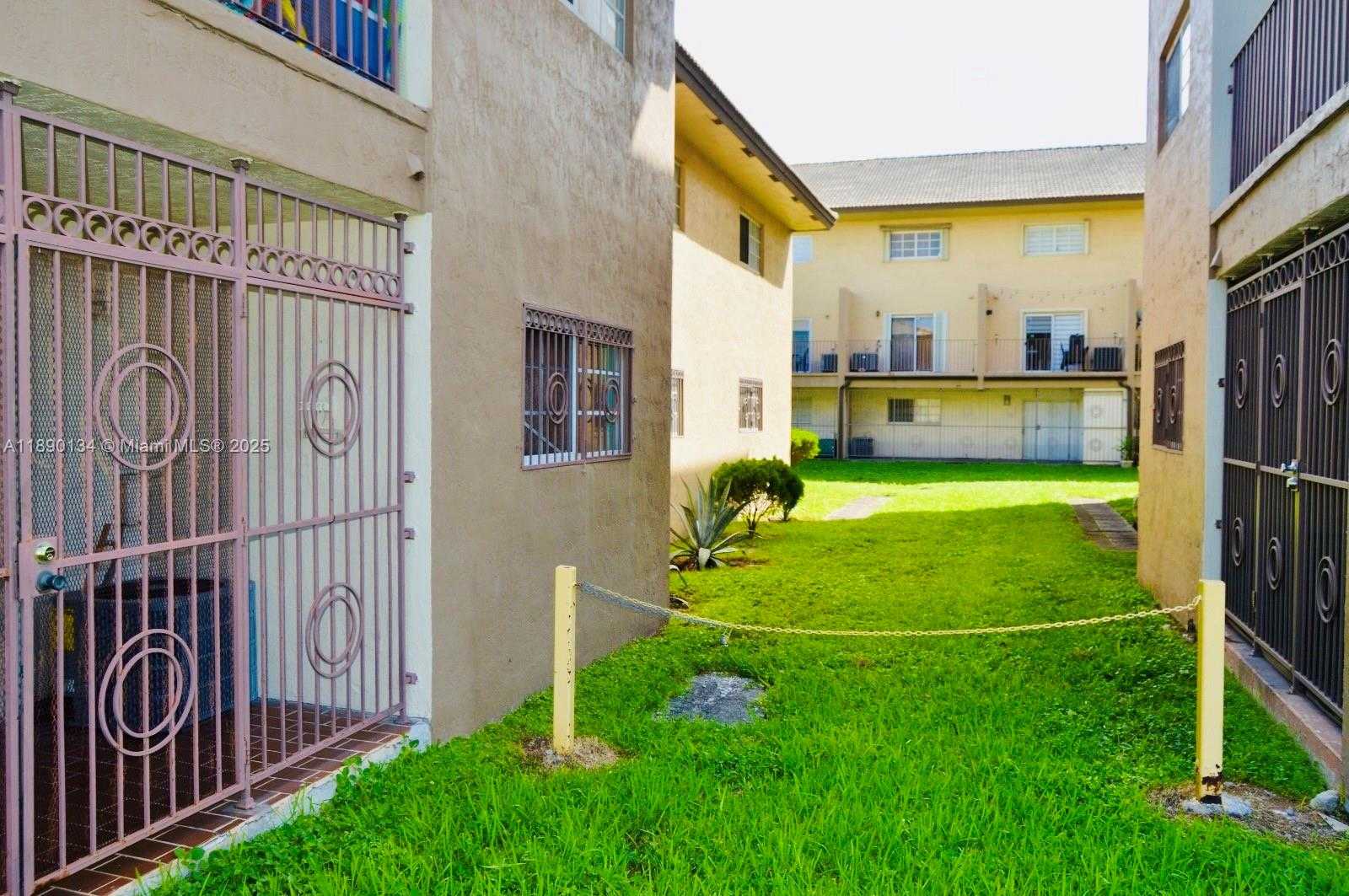 Small Image of 8851 NORTH WEST 119TH ST #6117, Hialeah Gardens Number 23