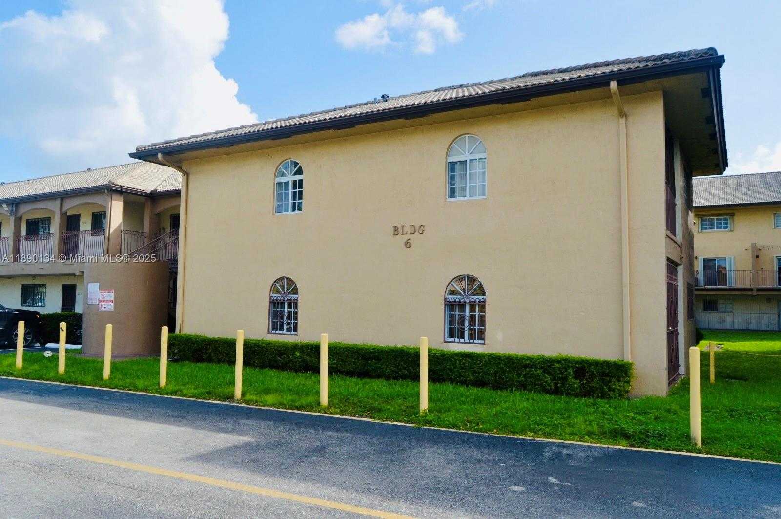 Small Image of 8851 NORTH WEST 119TH ST #6117, Hialeah Gardens Number 4