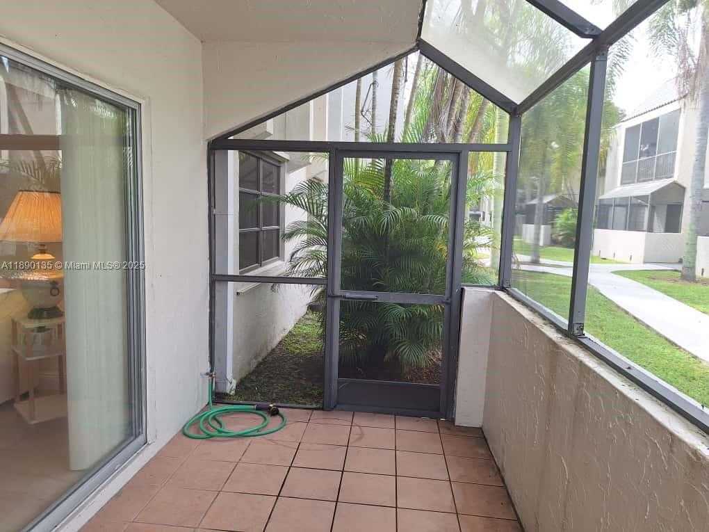 Small Image of 7923 SW 104th St, Miami, FL 33156, USA Number 13