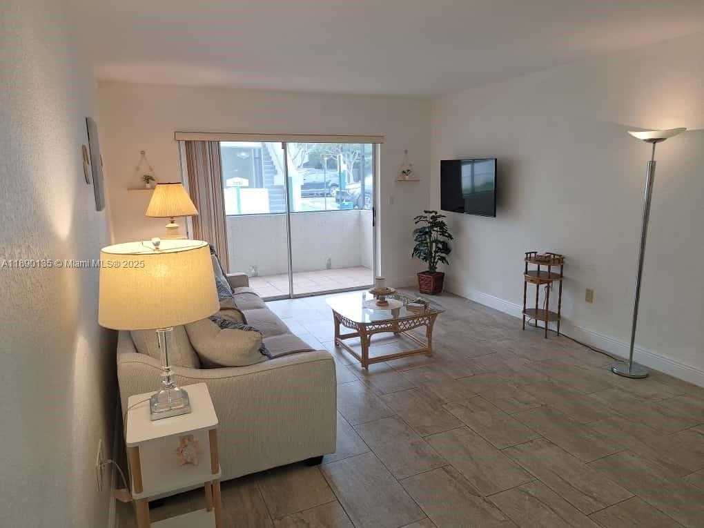 Small Image of 7923 SW 104th St, Miami, FL 33156, USA Number 2