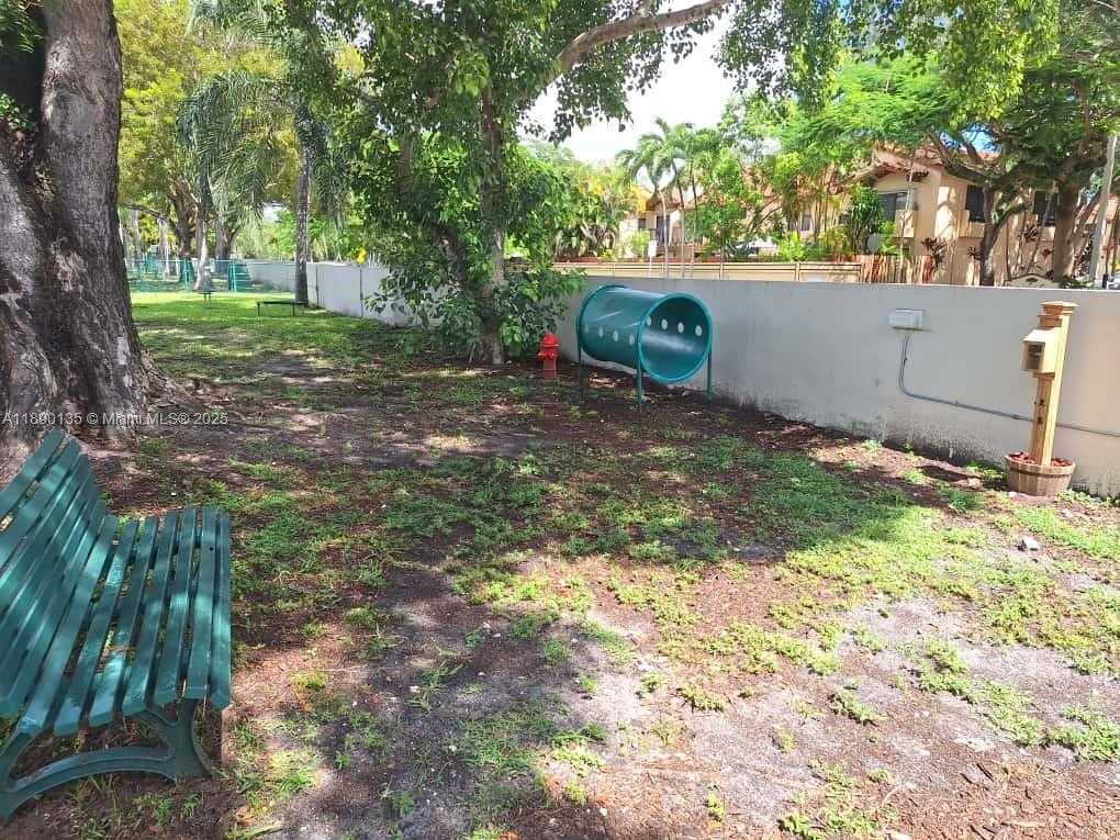 Small Image of 7923 SW 104th St, Miami, FL 33156, USA Number 20