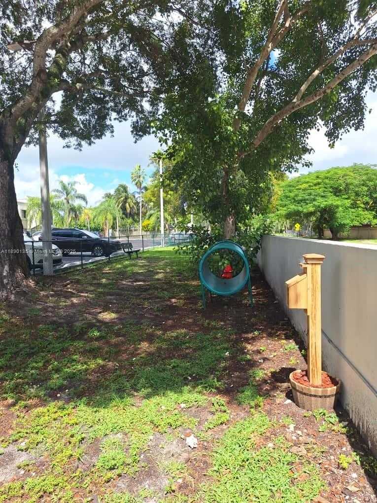 Small Image of 7923 SW 104th St, Miami, FL 33156, USA Number 21