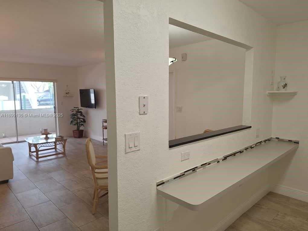 Small Image of 7923 SW 104th St, Miami, FL 33156, USA Number 6