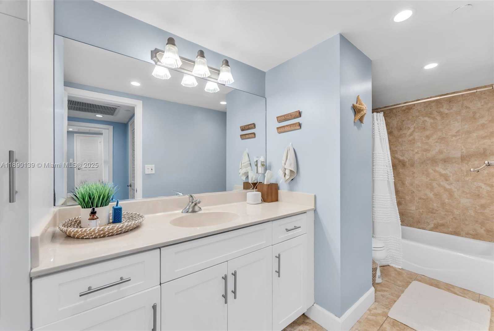 Small Image of 401 69TH ST #1606, Miami Beach Number 8