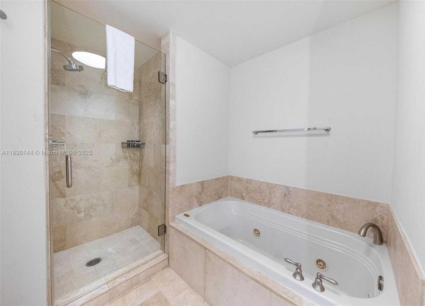 Small Image of 4401 COLLINS AVE #3312, Miami Beach Number 17