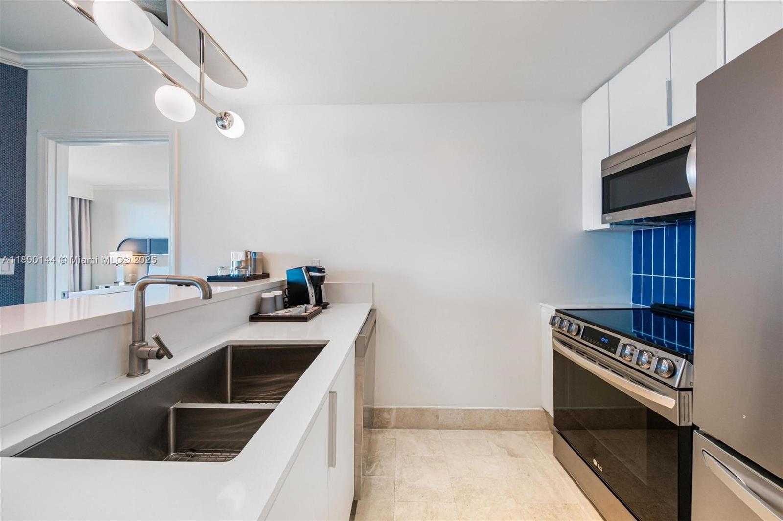 Small Image of 4401 COLLINS AVE #3312, Miami Beach Number 5
