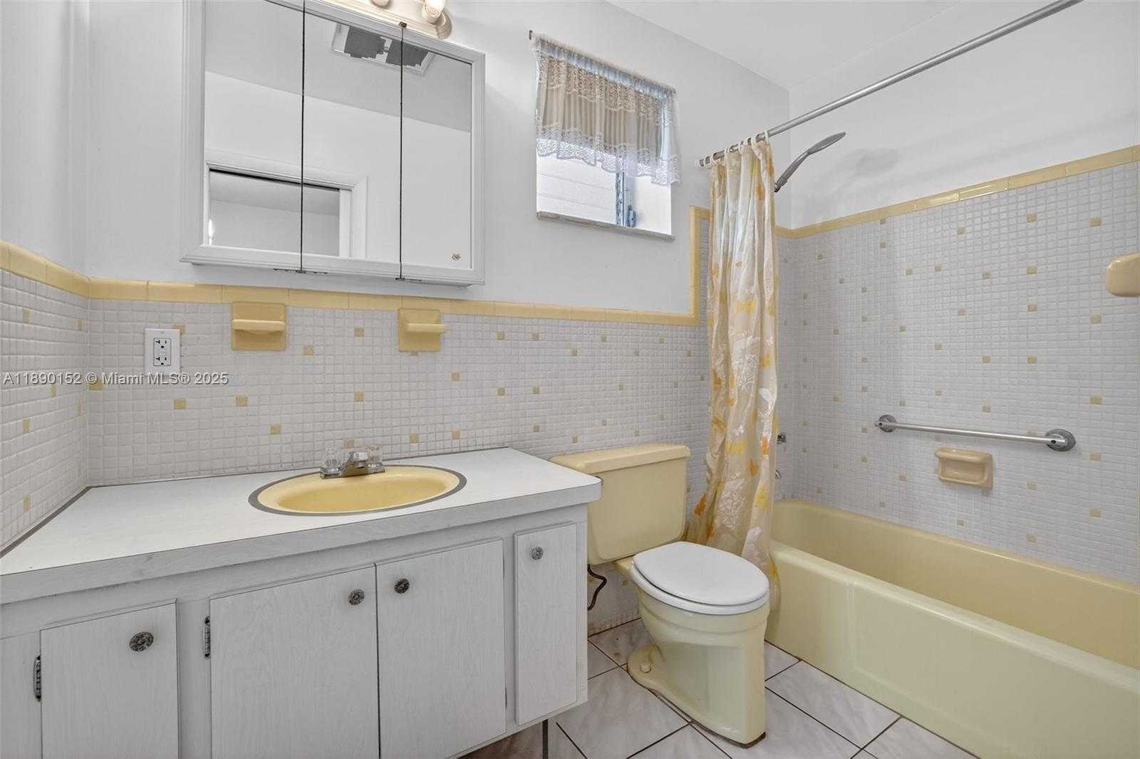 Small Image of 1355 NORTH EAST 167TH ST #214, Miami Number 20