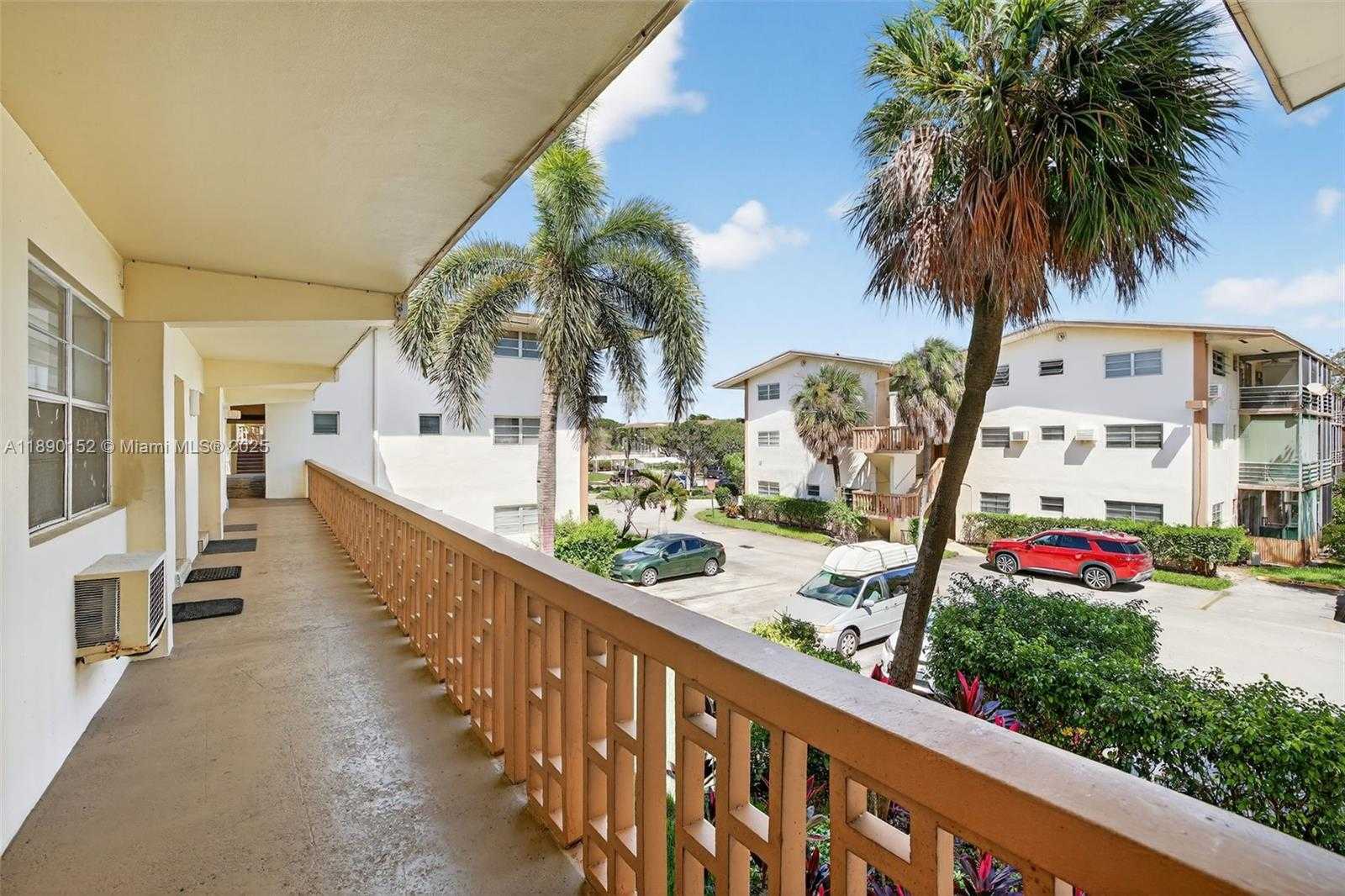 Small Image of 1355 NORTH EAST 167TH ST #214, Miami Number 23