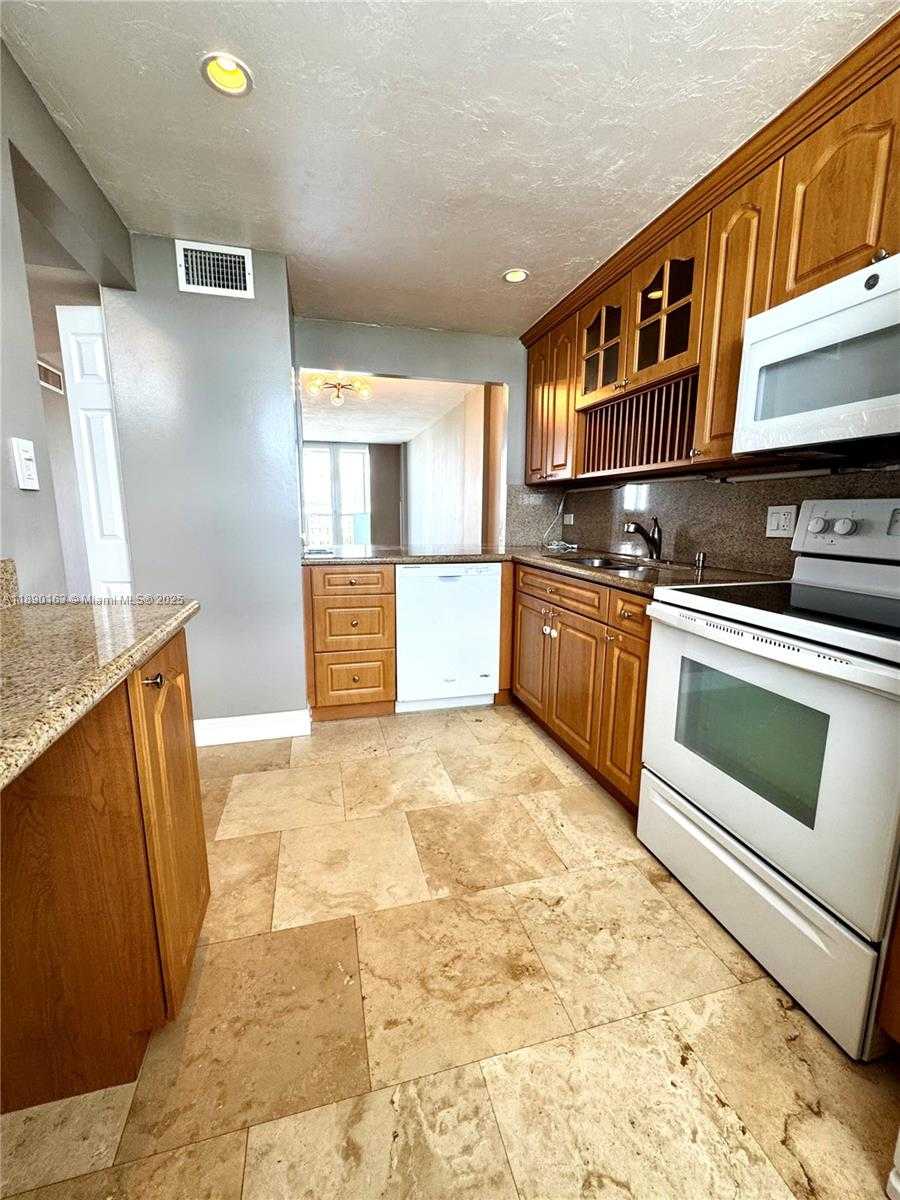 Small Image of 3545 NORTH EAST 166TH ST #805, North Miami Beach Number 4
