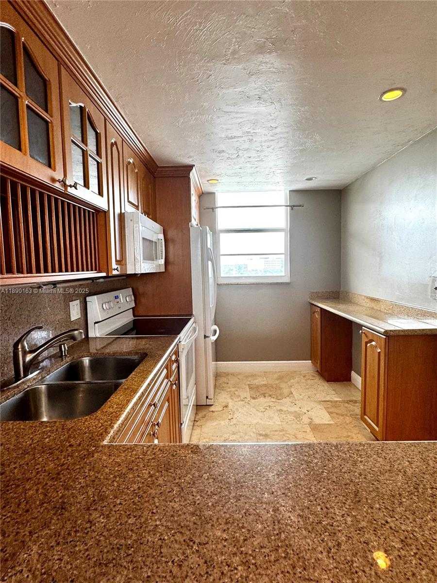 Small Image of 3545 NORTH EAST 166TH ST #805, North Miami Beach Number 5