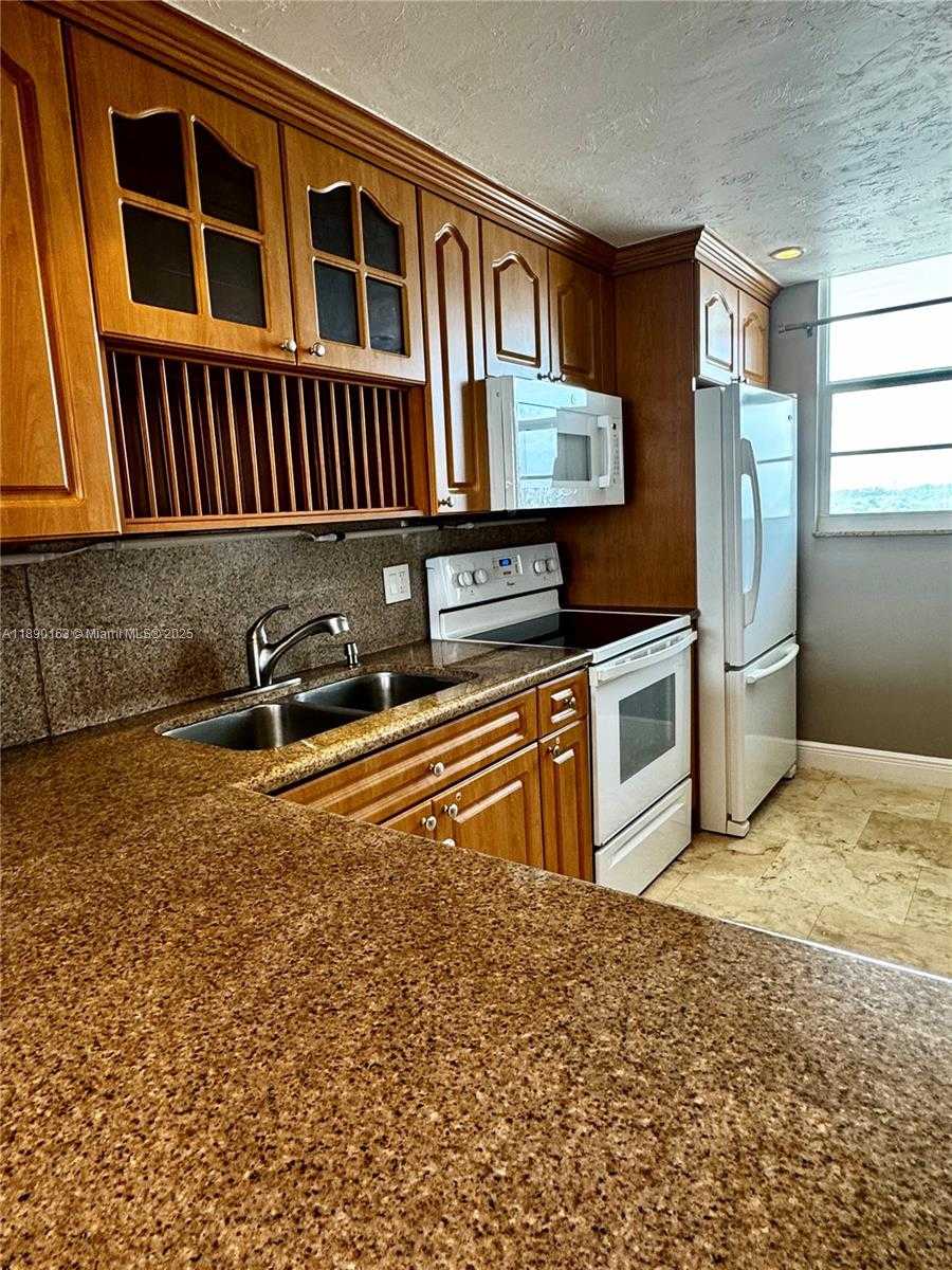 Small Image of 3545 NORTH EAST 166TH ST #805, North Miami Beach Number 6