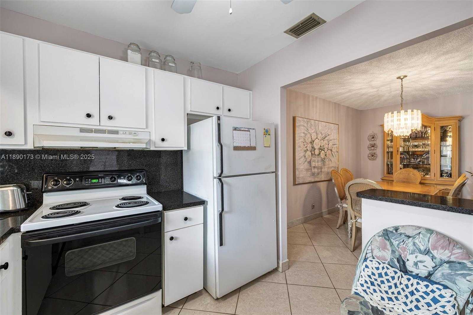 Small Image of 5300 WASHINGTON ST #U405, Hollywood Number 2
