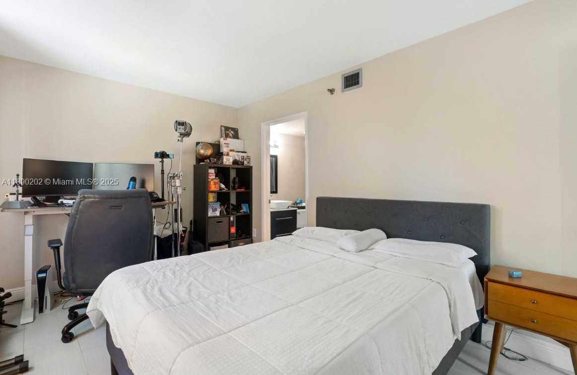 Small Image of 800 NORTH MIAMI AVE #E-209, Miami Number 7