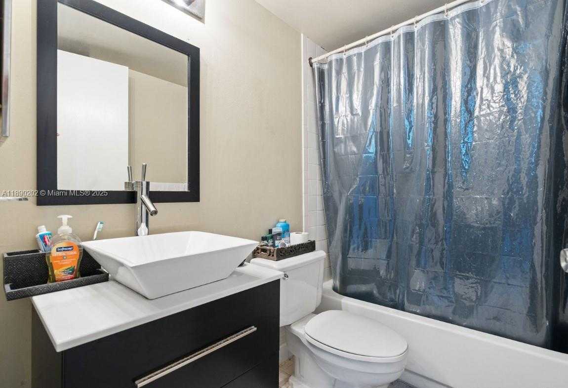 Small Image of 800 NORTH MIAMI AVE #E-209, Miami Number 9