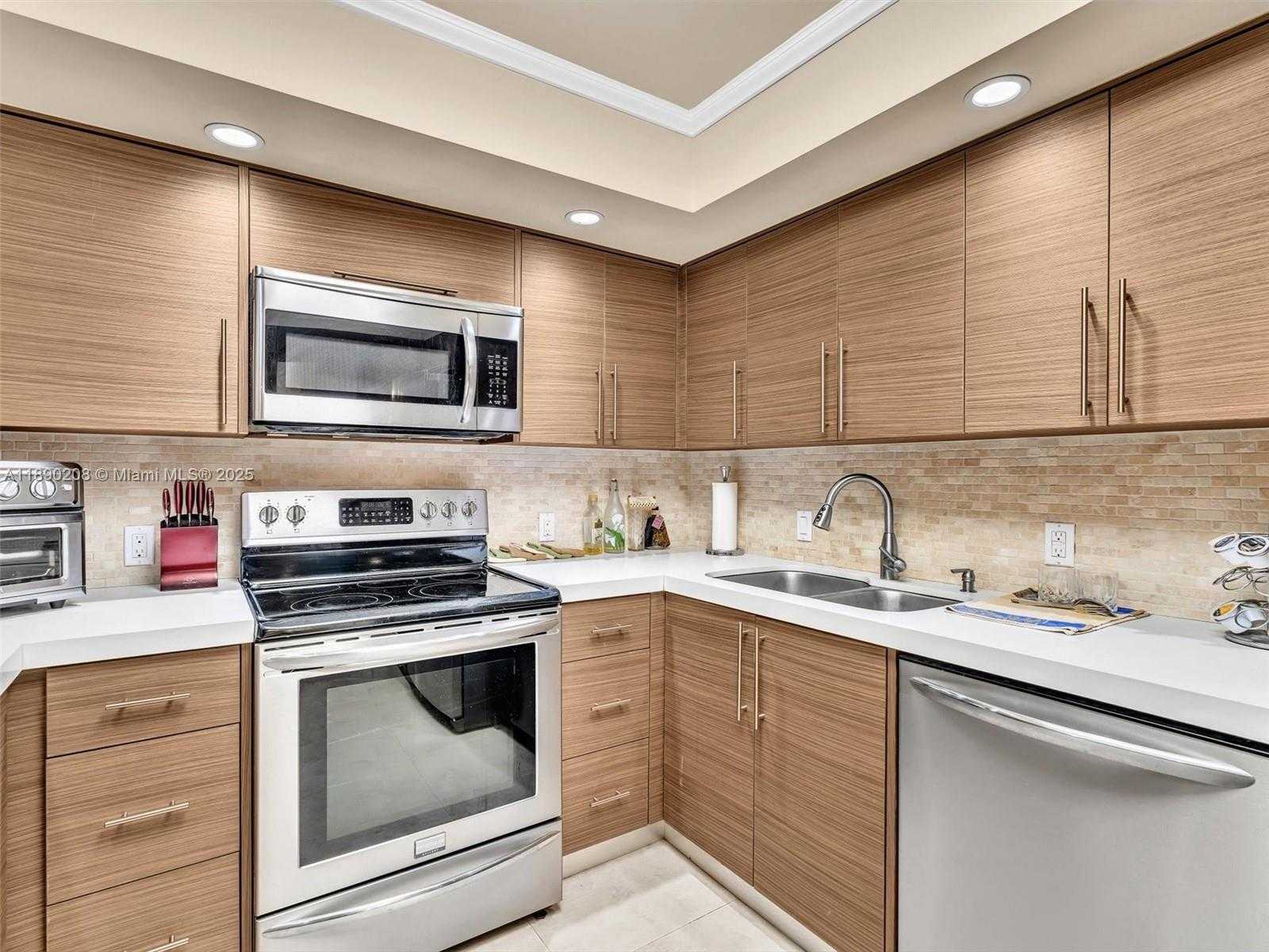 Small Image of 600 BILTMORE WAY #406, Coral Gables Number 15