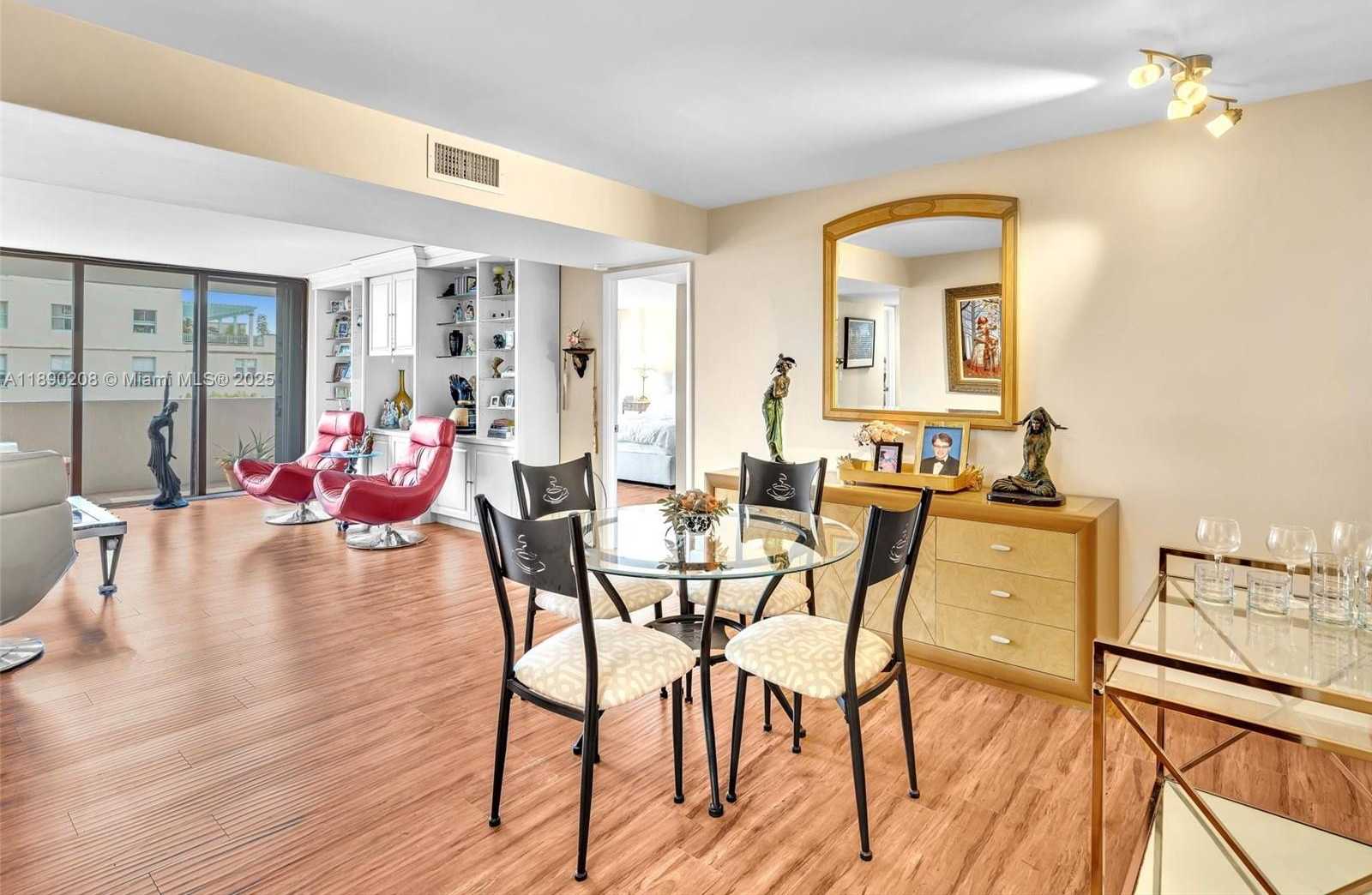 Small Image of 600 BILTMORE WAY #406, Coral Gables Number 3