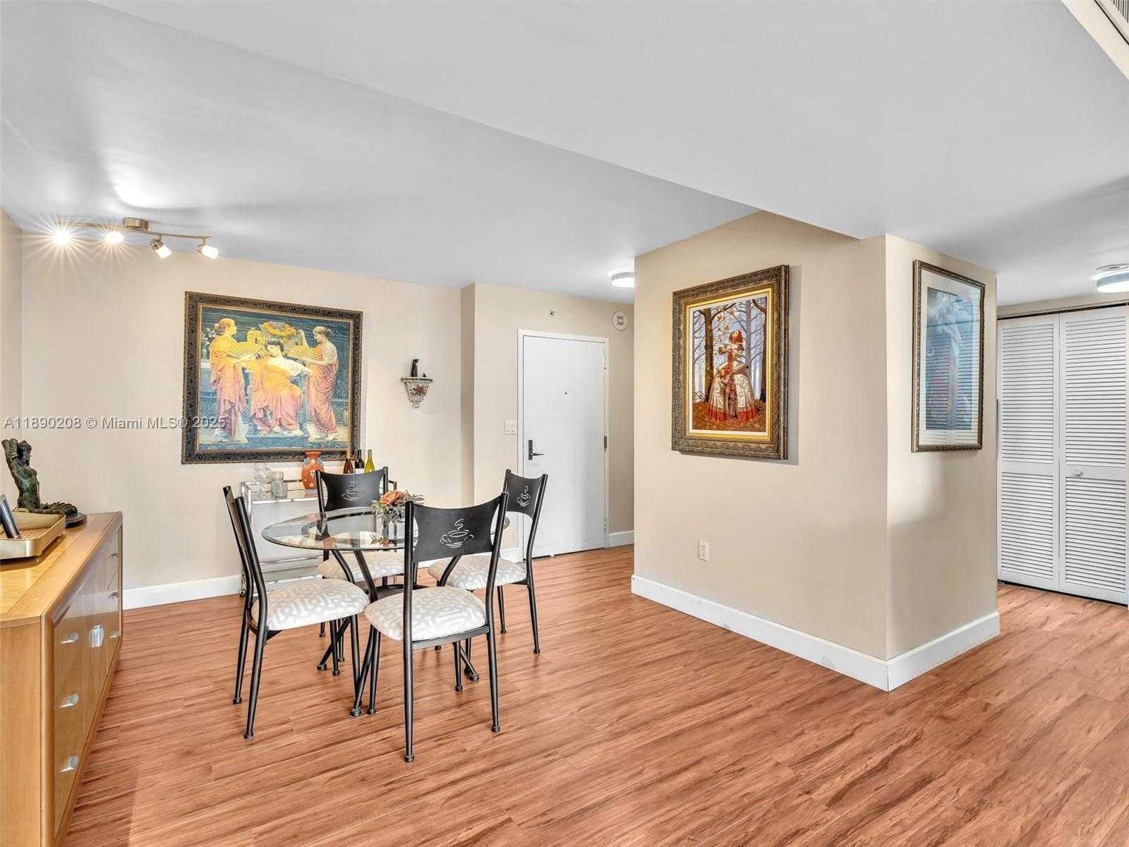 Small Image of 600 BILTMORE WAY #406, Coral Gables Number 4