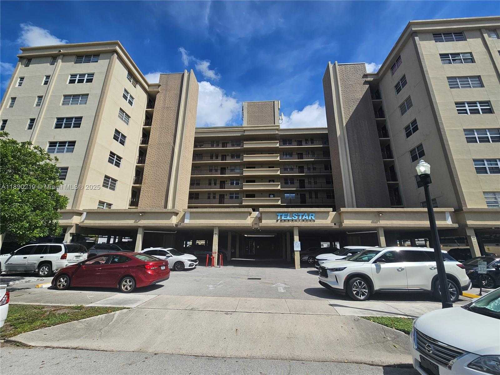 Small Image of 1811 JEFFERSON ST #409, Hollywood Number 9