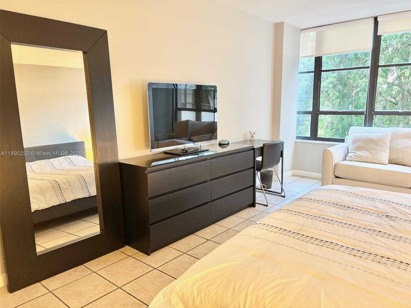 Small Image of 500 THREE ISLANDS BLVD #102, Hallandale Beach Number 25