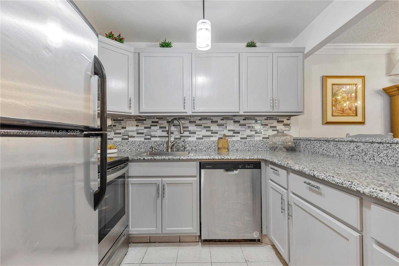 Small Image of 5805 WASHINGTON ST #17, Hollywood Number 11