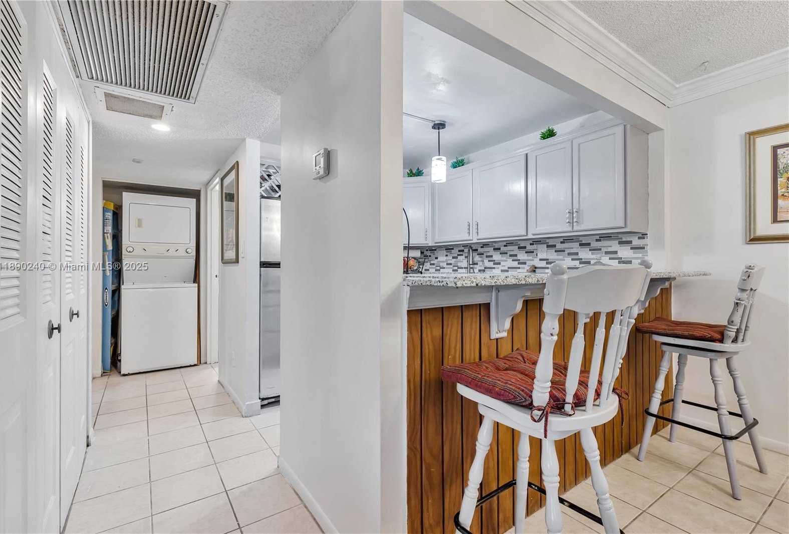 Small Image of 5805 WASHINGTON ST #17, Hollywood Number 12