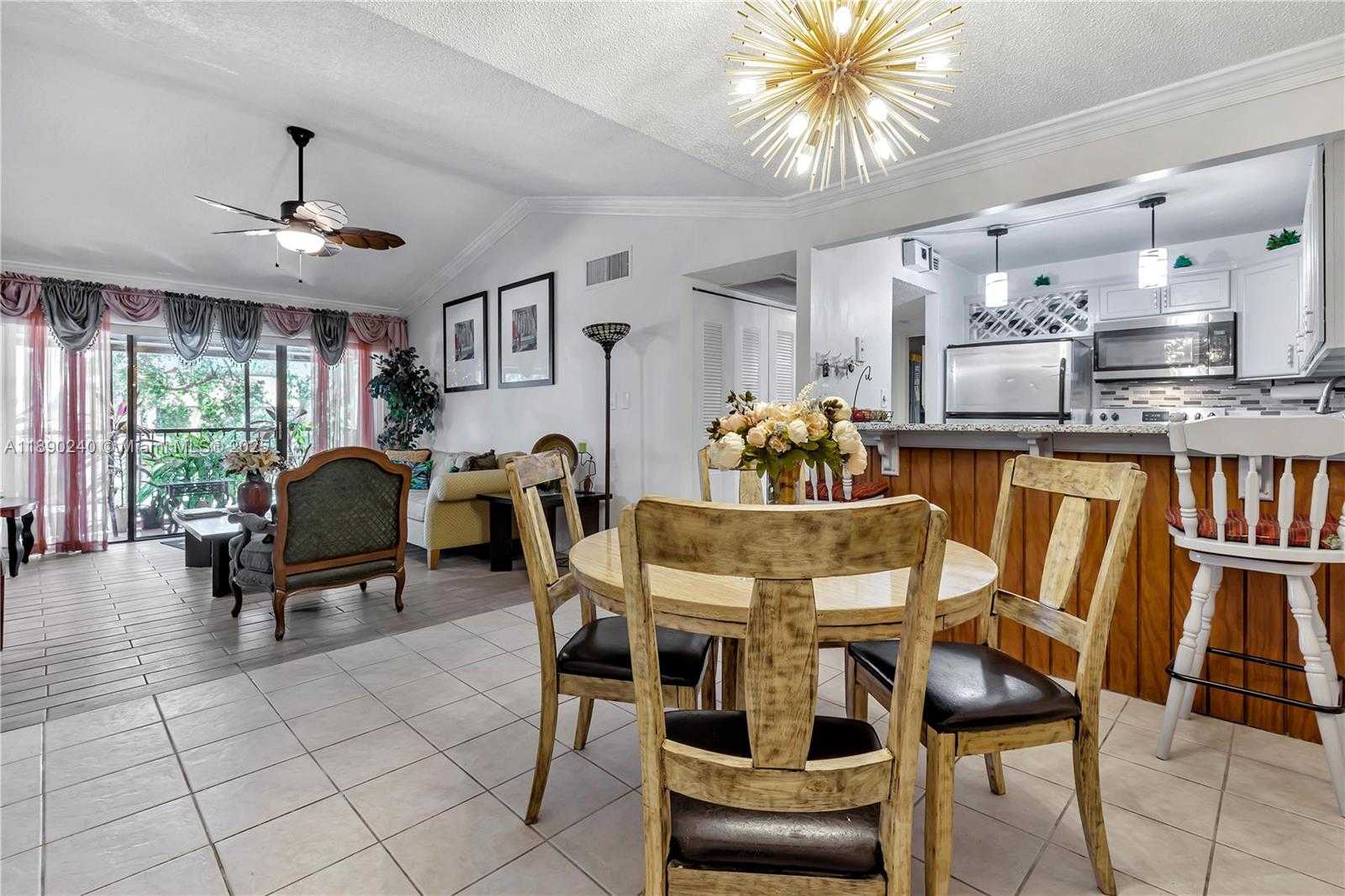 Small Image of 5805 WASHINGTON ST #17, Hollywood Number 16