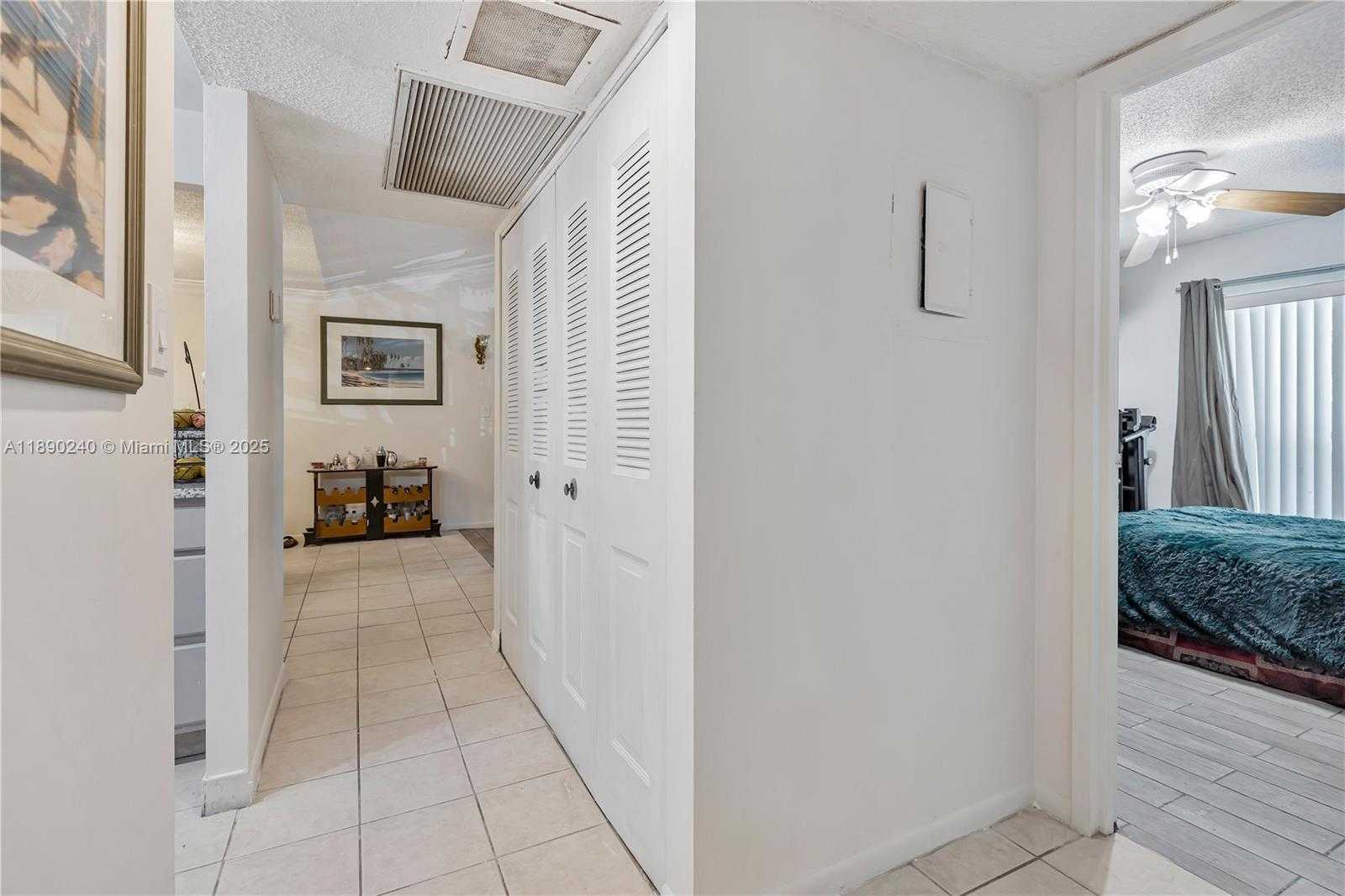 Small Image of 5805 WASHINGTON ST #17, Hollywood Number 21