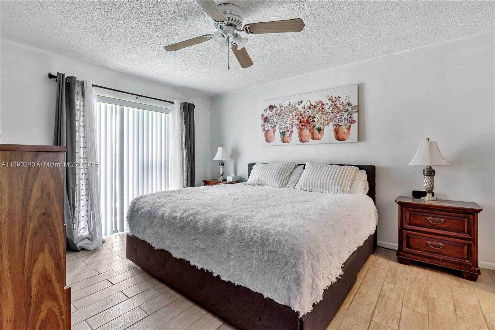 Small Image of 5805 WASHINGTON ST #17, Hollywood Number 25