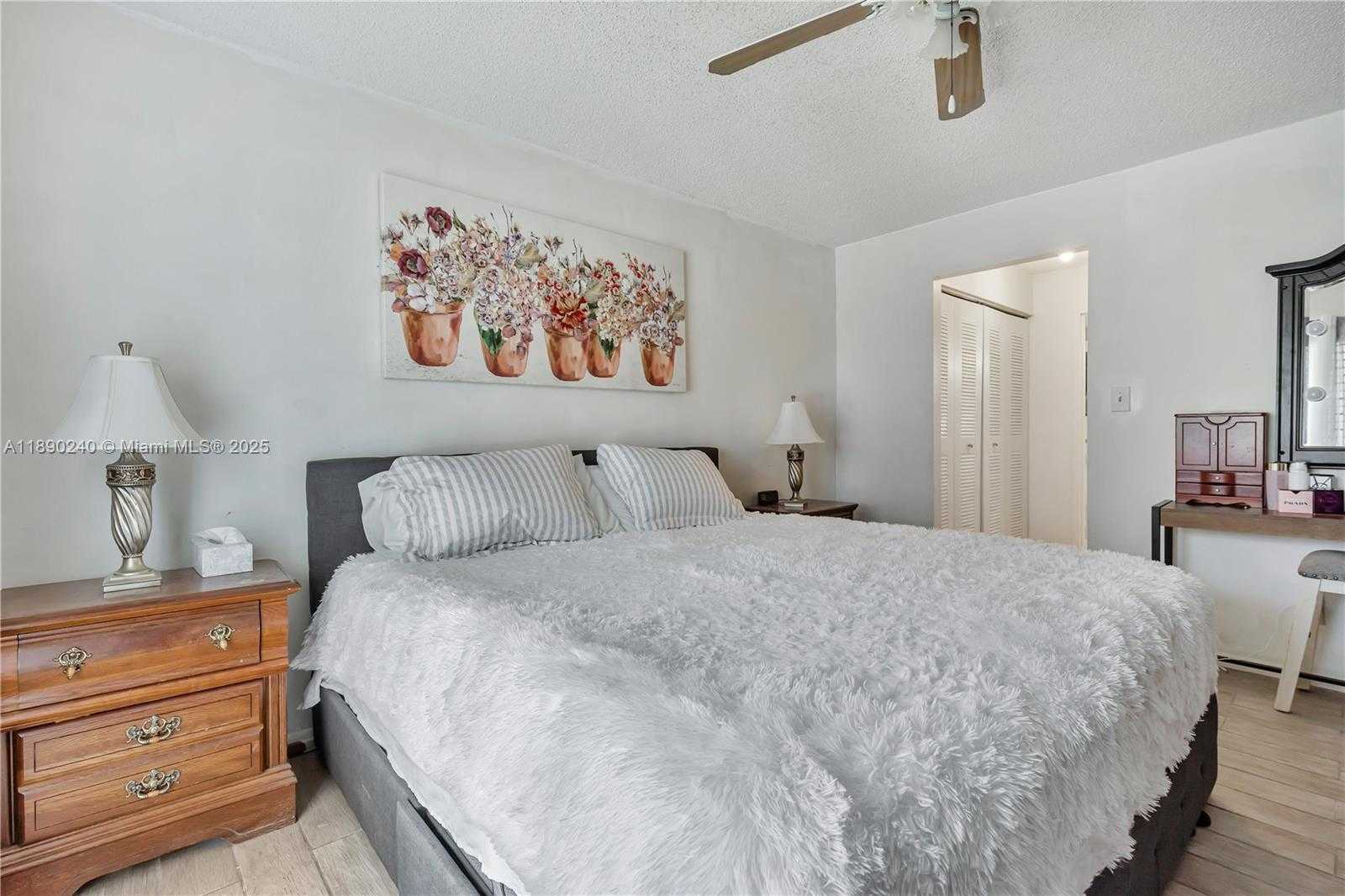 Small Image of 5805 WASHINGTON ST #17, Hollywood Number 26