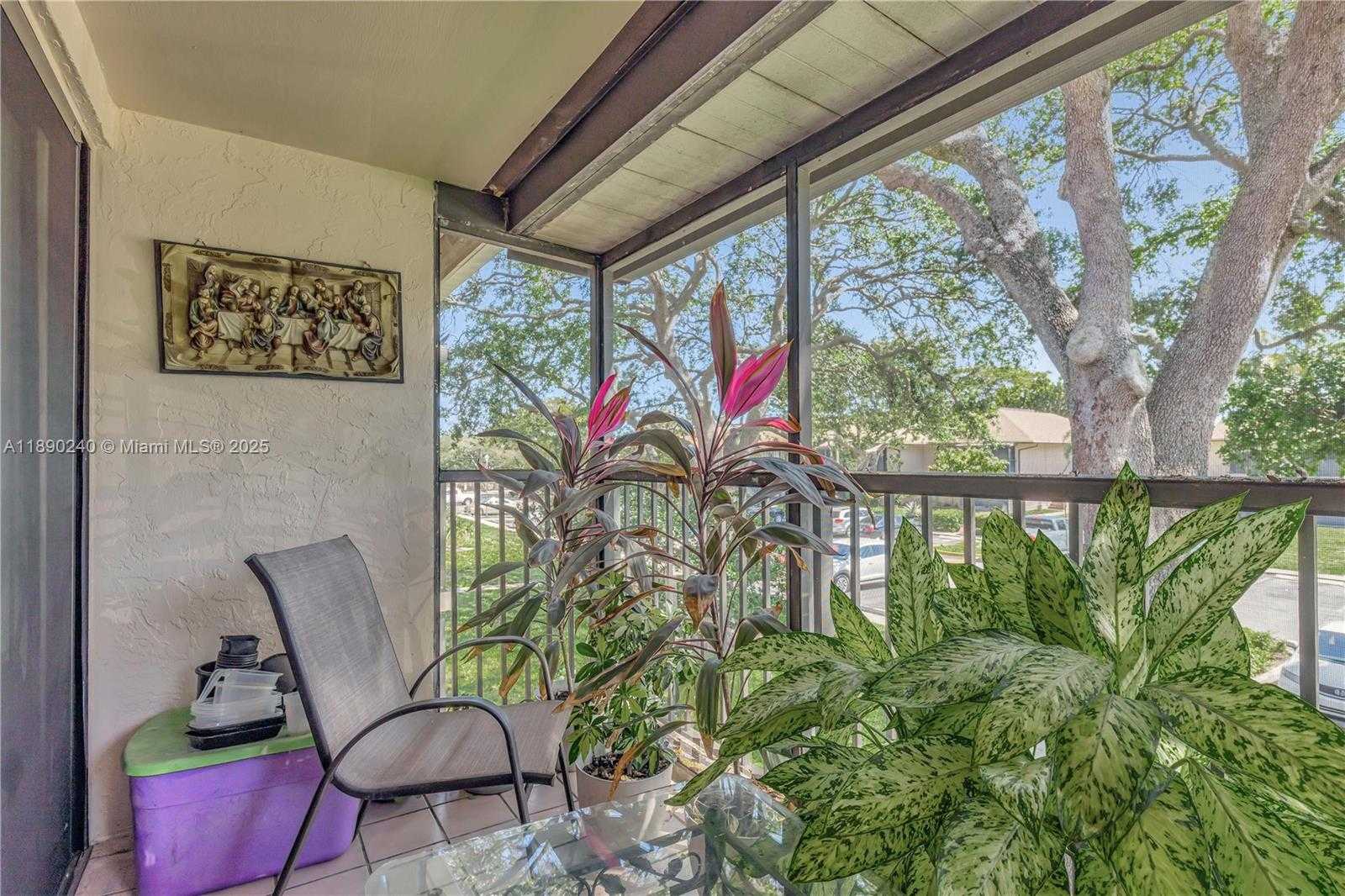 Small Image of 5805 WASHINGTON ST #17, Hollywood Number 35