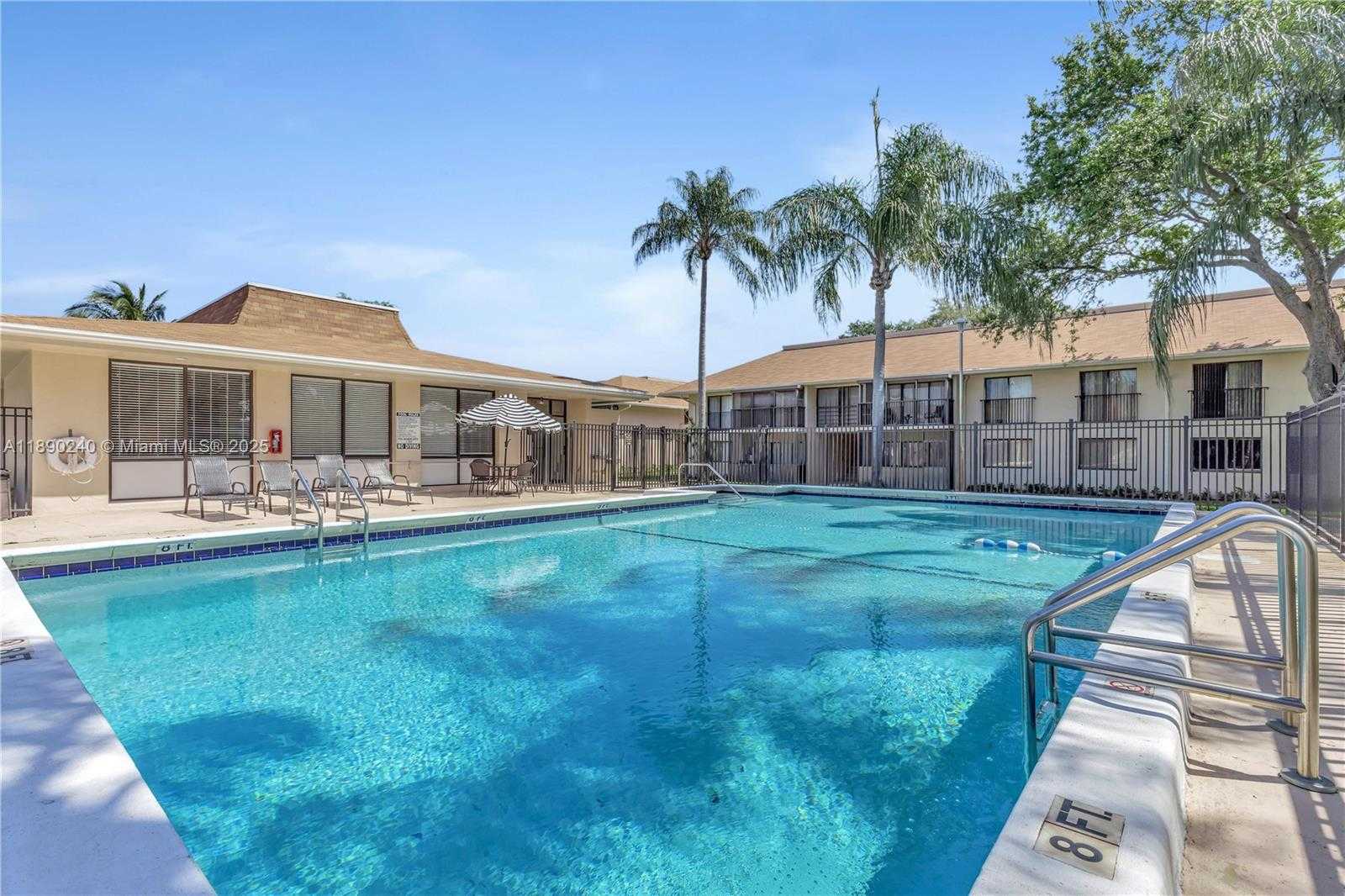 Small Image of 5805 WASHINGTON ST #17, Hollywood Number 39