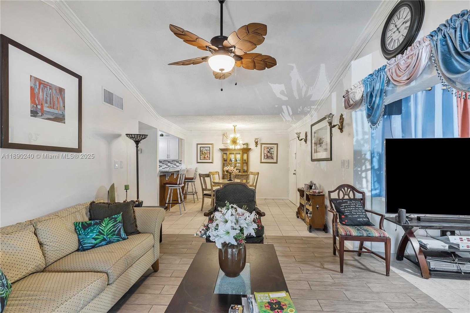 Small Image of 5805 WASHINGTON ST #17, Hollywood Number 5