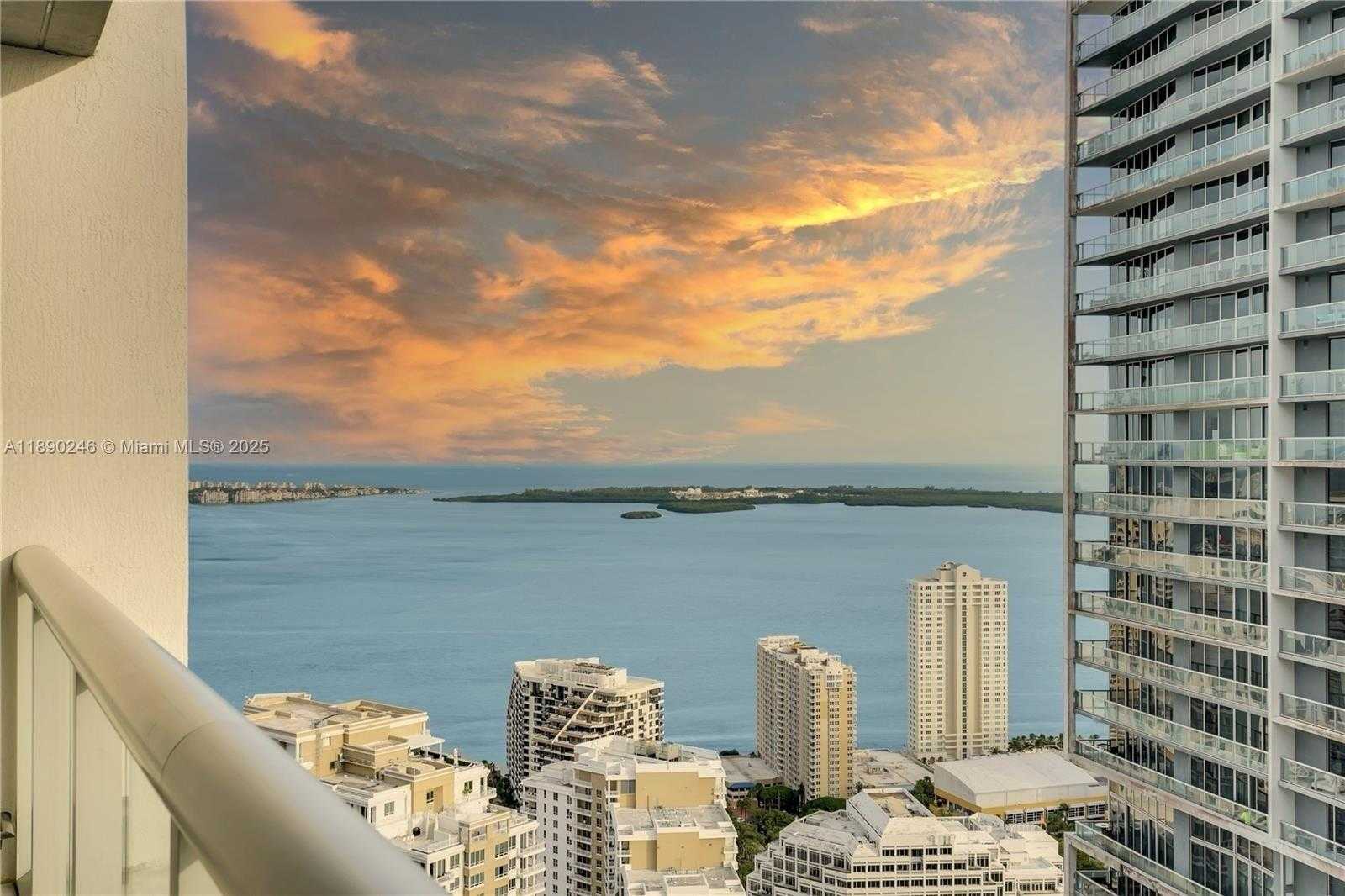 Small Image of 475 BRICKELL AVE #4711, Miami Number 14