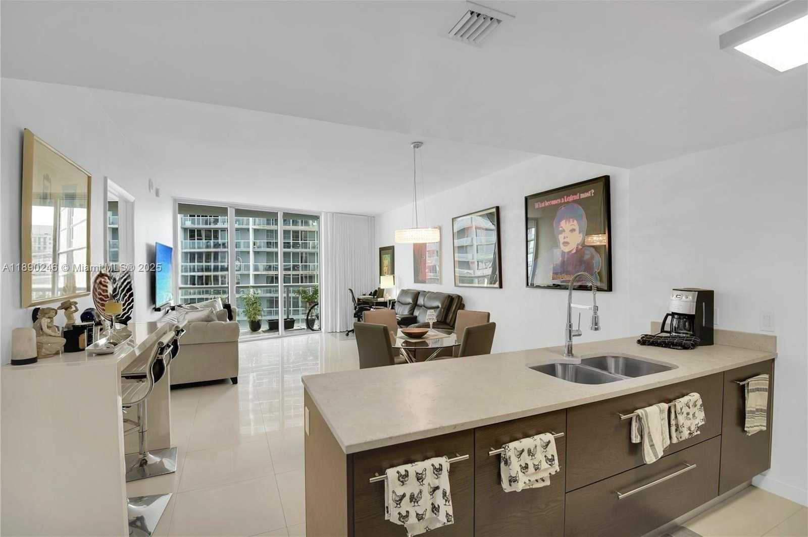 Small Image of 475 BRICKELL AVE #4711, Miami Number 3